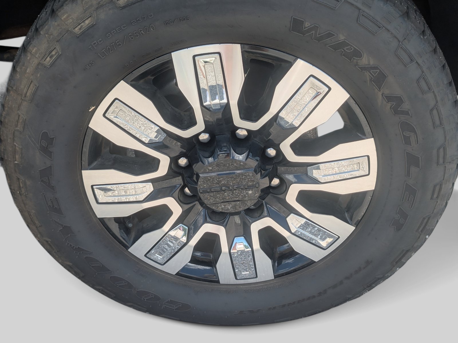 Used 2025 GMC Sierra 2500 Denali AWD/4WD image 11