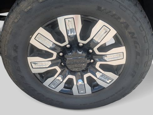 Used 2025 GMC Sierra 2500 Denali AWD/4WD image 11