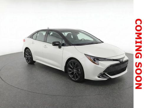 Used 2023 Toyota Corolla XSE FWD image 3
