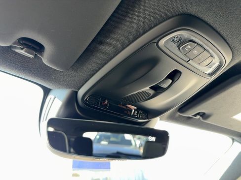 Used 2021 Volvo XC40 T5 R-Design w/ Protection Package image 21