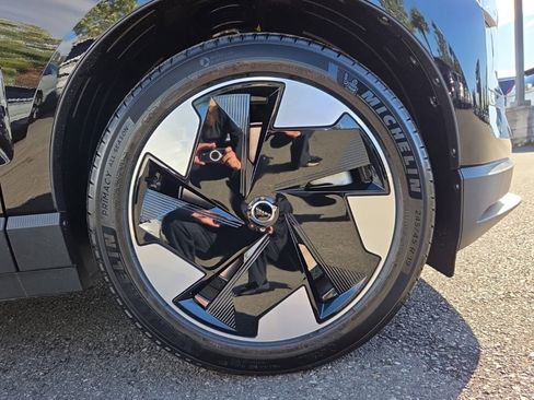 New 2025 Volvo EX30 Plus w/ Protection Package Premier image 10