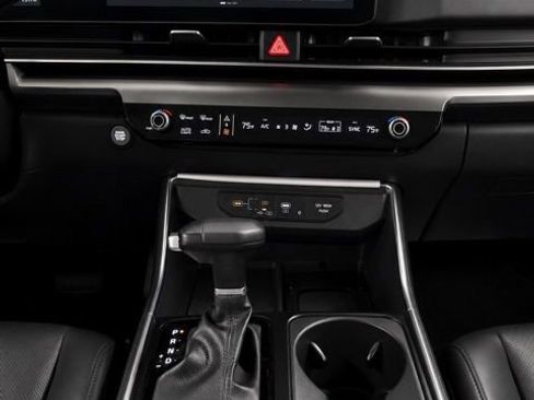 Used 2026 Kia Carnival SX w/ SX Dark Edition Package FWD image 36