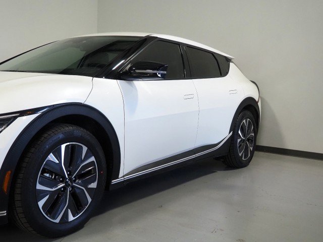 Used 2024 Kia EV6 Light Long Range RWD image 51