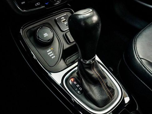 Used 2017 Jeep Compass Limited w/ Navigation Group image 23