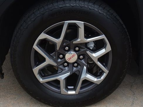 Used 2023 GMC Sierra 1500 SLT w/ SLT Premium Package RWD image 10