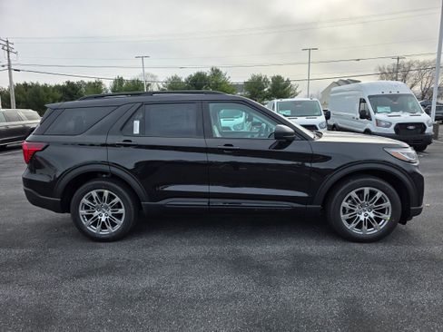 New 2026 Ford Explorer Active w/ Active Comfort Package image 6