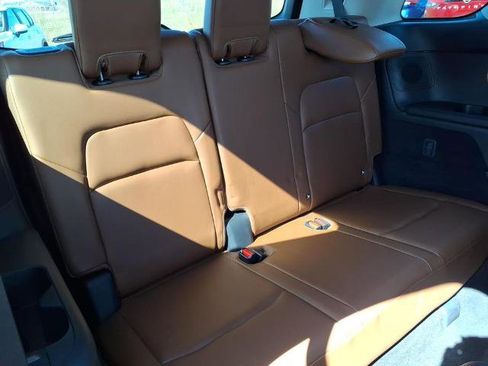 Certified 2023 Nissan Pathfinder Platinum AWD/4WD image 12