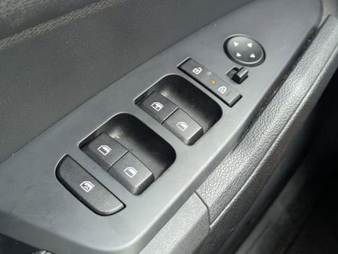 Used 2025 Kia Sportage LX FWD image 21