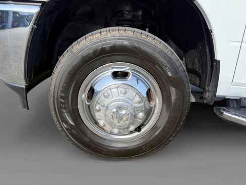 Used 2023 RAM 3500 Big Horn w/ Level 1 Equipment Group image 9