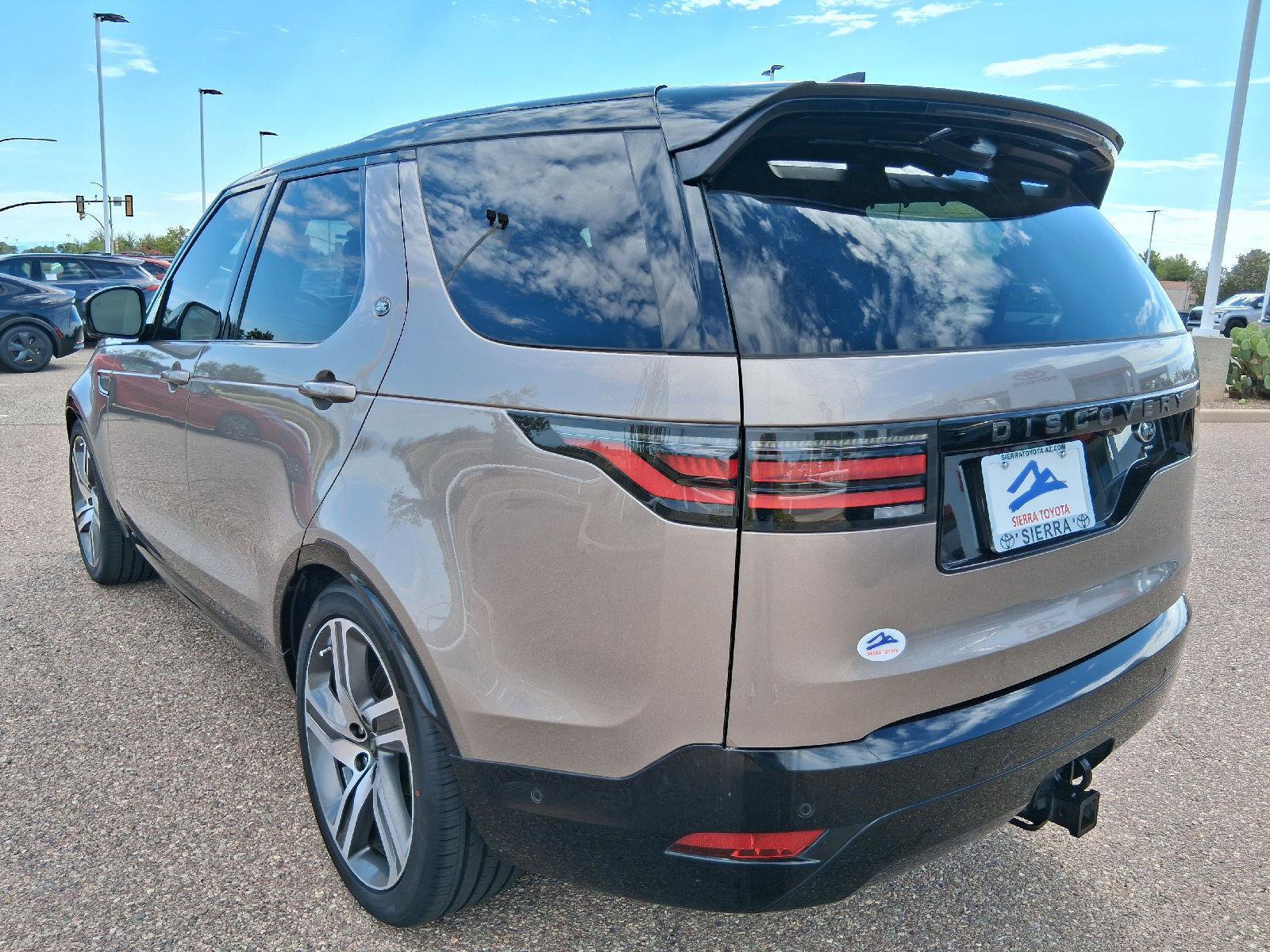Used 2021 Land Rover Discovery HSE R-Dynamic AWD/4WD image 4