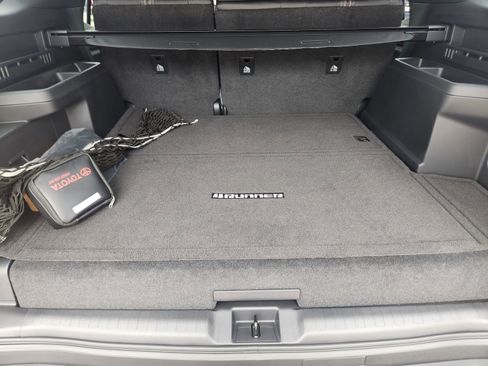 Used 2025 Toyota 4Runner Limited image 34