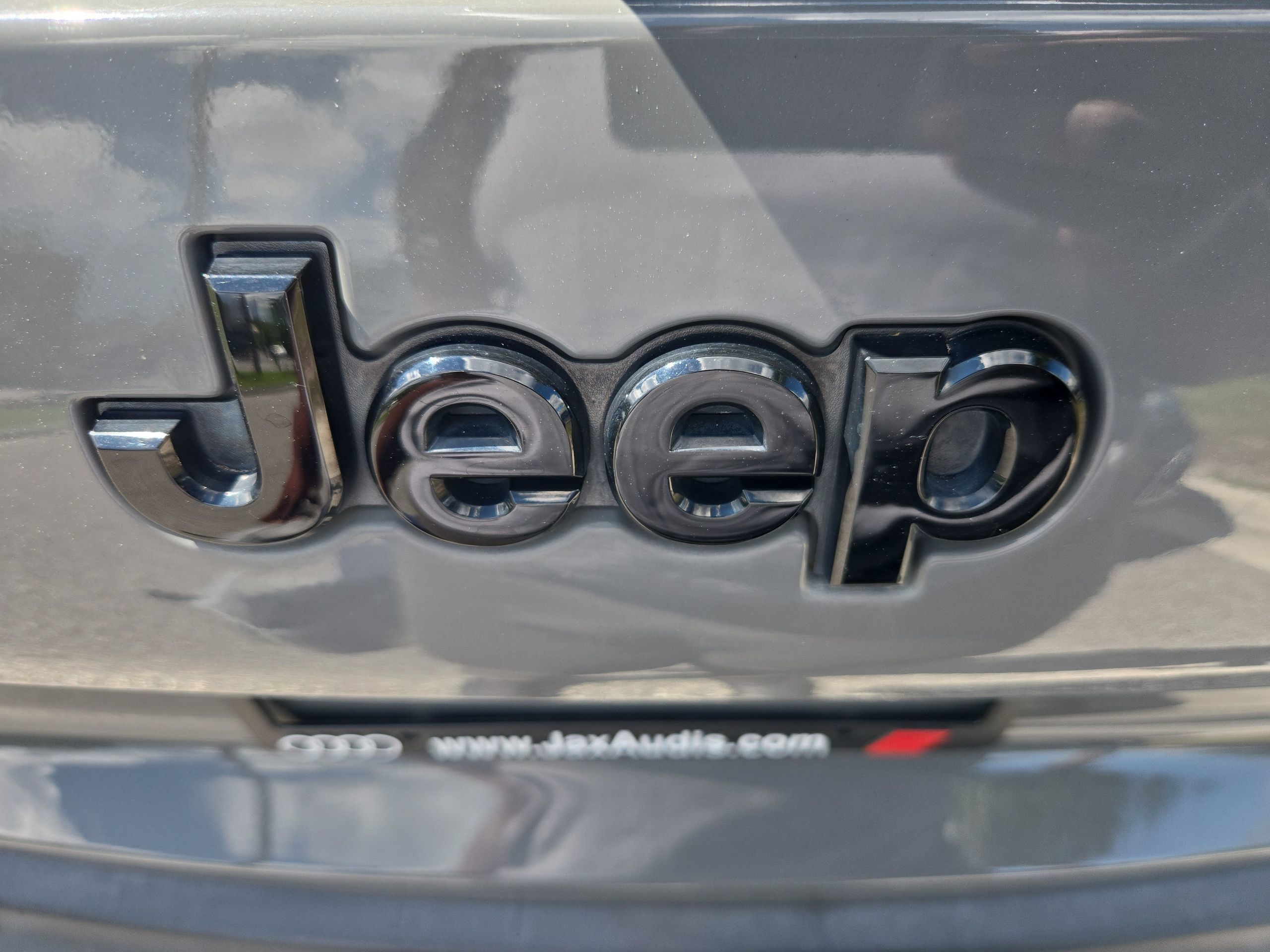 Used 2023 Jeep Cherokee Altitude Lux AWD/4WD image 12