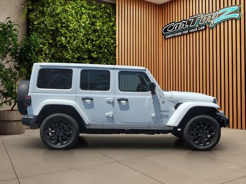 Used 2024 Jeep Wrangler Unlimited Sahara AWD/4WD image 8