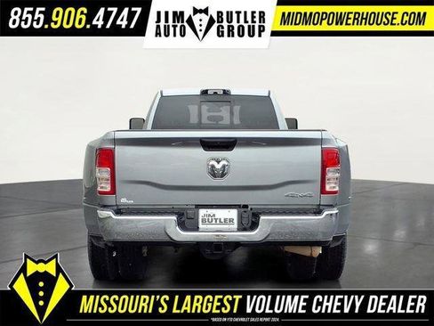 Used 2024 RAM 3500 Tradesman w/ Chrome Appearance Group AWD/4WD image 4