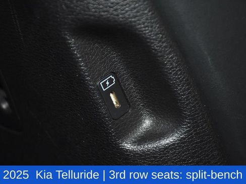 Used 2025 Kia Telluride S FWD image 29