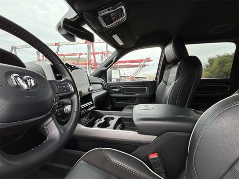 Used 2024 RAM 2500 Laramie w/ Night Edition image 10