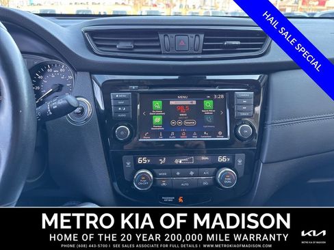Used 2018 Nissan Rogue SL w/ Premium Package AWD/4WD image 19