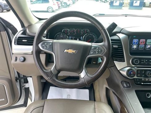 Used 2017 Chevrolet Suburban LT RWD image 23