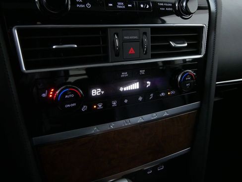 Used 2024 Nissan Armada SL image 29