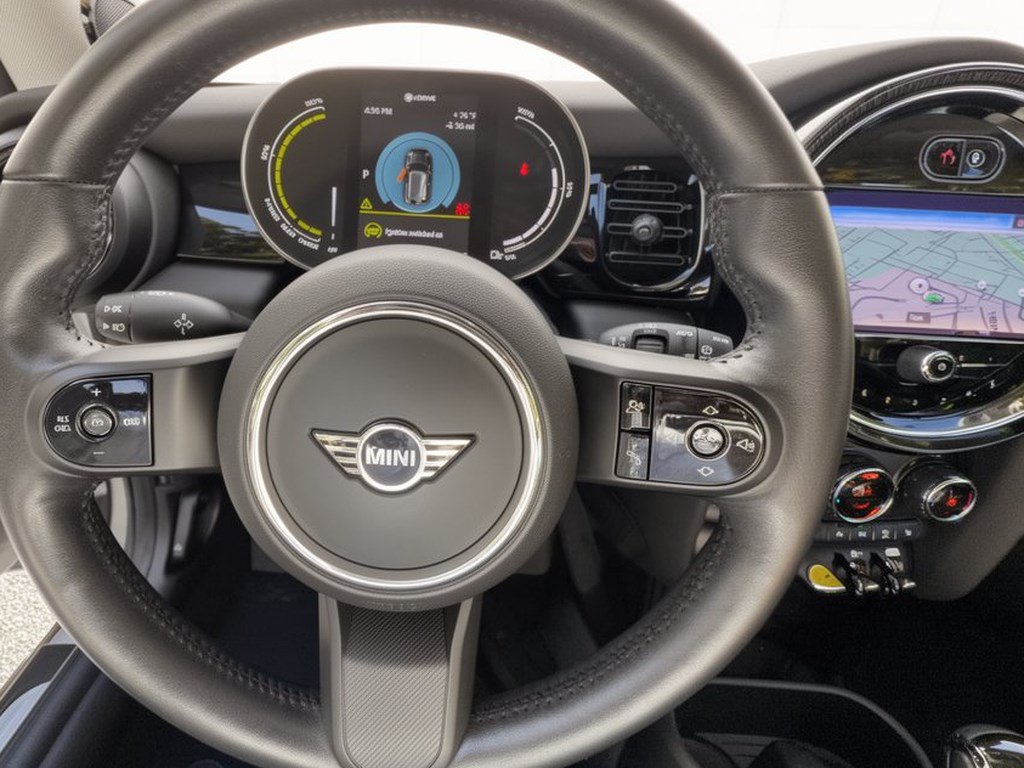 Used 2024 MINI Cooper SE FWD image 10