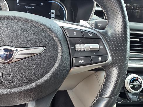 Used 2023 Genesis G70 2.0T RWD image 14