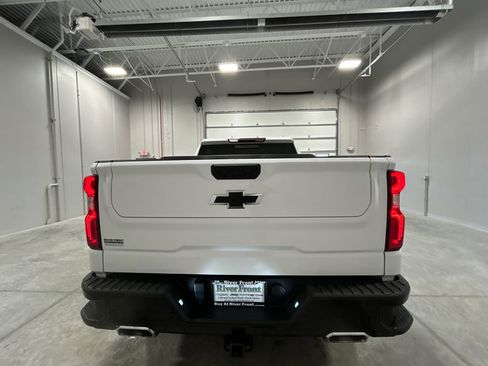 Used 2024 Chevrolet Silverado 1500 LT Trail Boss w/ LT Trail Boss Premium Package image 7
