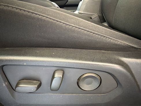Used 2023 Chevrolet Colorado Trail Boss w/ Safety Package AWD/4WD image 15