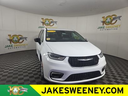 Used 2024 Chrysler Pacifica Touring-L