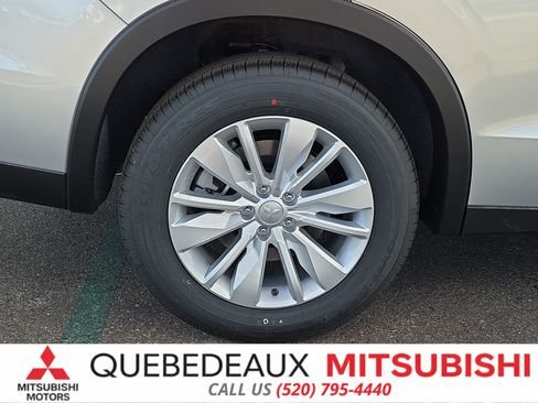 New 2026 Mitsubishi Outlander ES FWD image 8
