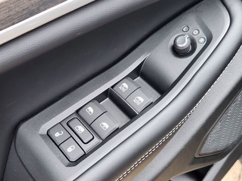 New 2026 Jeep Grand Cherokee L 4WD image 32