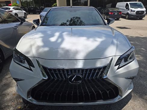 Certified 2025 Lexus ES 350 w/ Premium Package FWD image 2