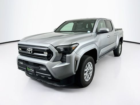Used 2025 Toyota Tacoma SR5 RWD image 3