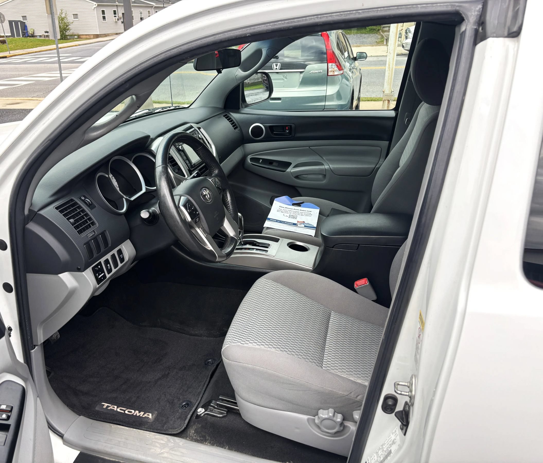 Used 2015 Toyota Tacoma 4x4 Access Cab w/ SR5 Package image 14
