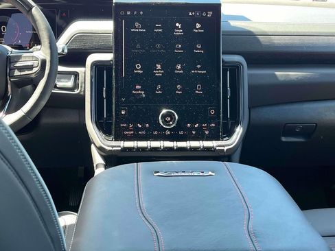 New 2026 GMC Yukon XL AT4 Ultimate AWD/4WD image 13