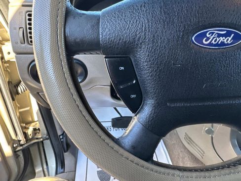 Used 2003 Ford Explorer XLT image 28