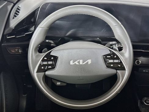Certified 2023 Kia Niro EX FWD image 14