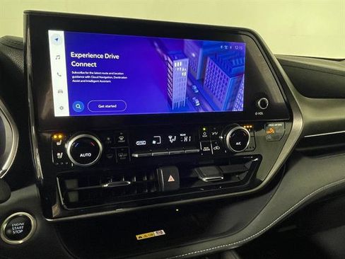 Used 2024 Toyota Highlander Limited image 16