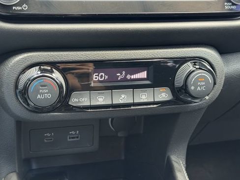 Certified 2022 Nissan Kicks SR FWD image 12