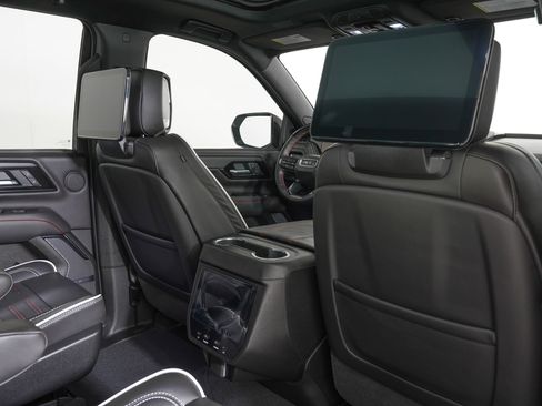 Used 2026 GMC Yukon AT4 Ultimate AWD/4WD image 11