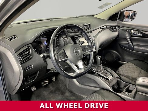 Used 2022 Nissan Rogue Sport SV AWD/4WD image 16