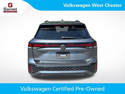 Certified 2025 Volkswagen Tiguan SE R-Line AWD/4WD image 4