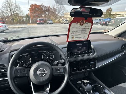 Certified 2022 Nissan Rogue SV image 12