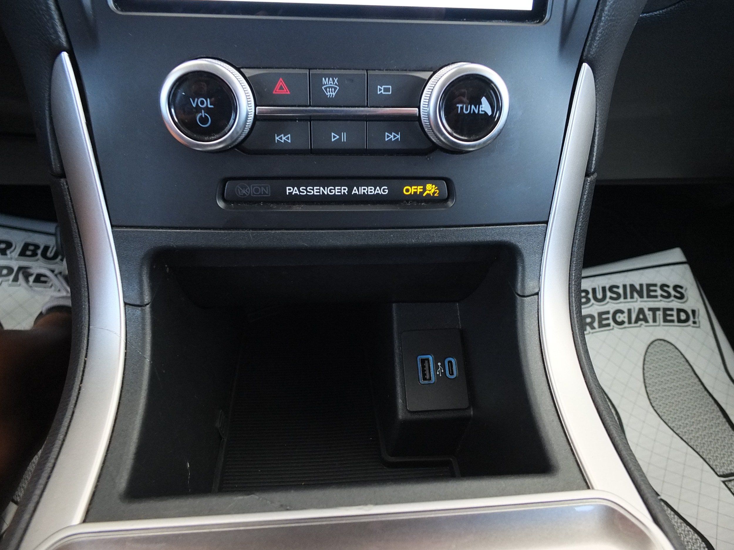 Used 2024 Ford Edge SEL AWD/4WD image 25