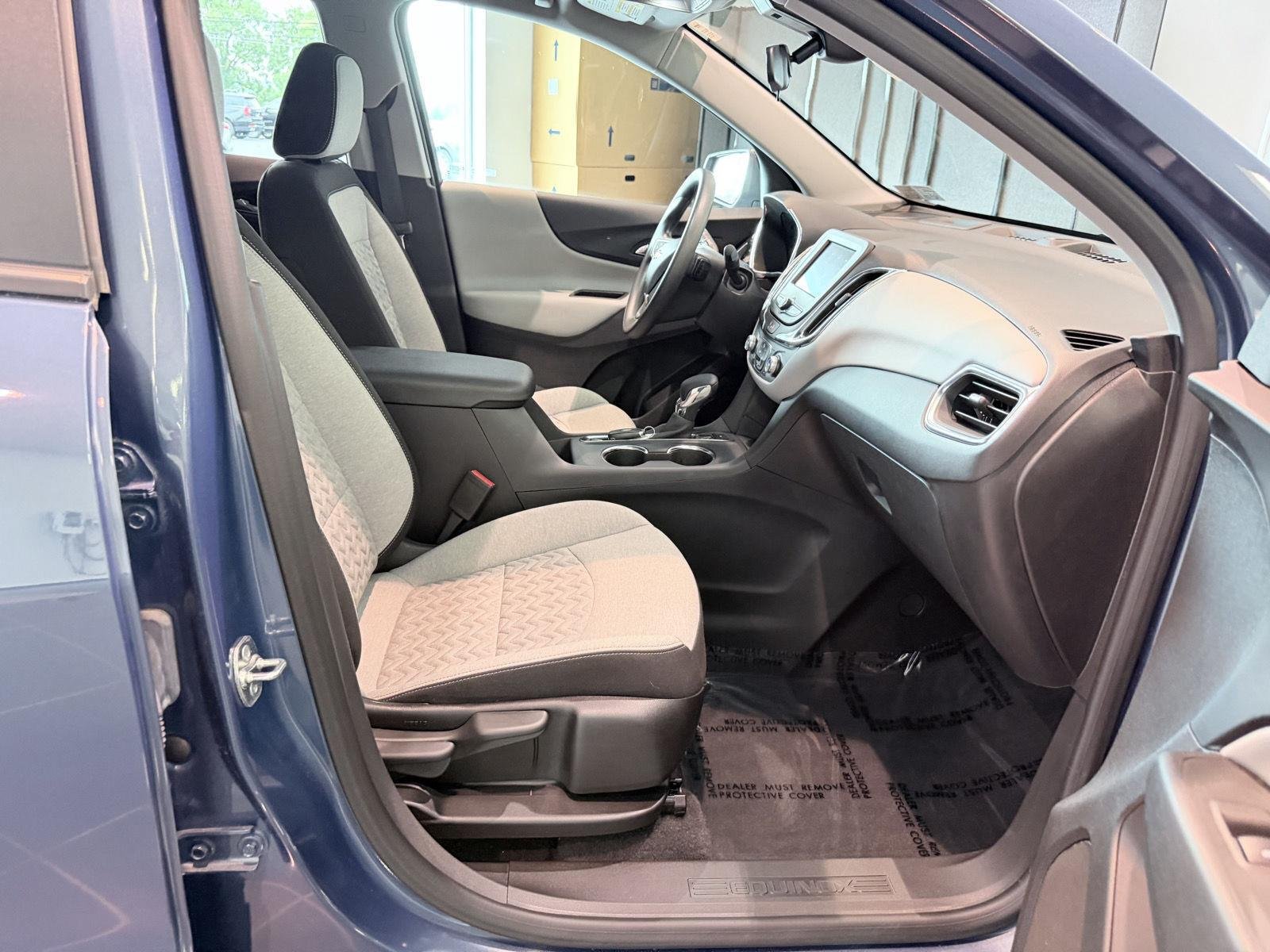 Used 2024 Chevrolet Equinox LS w/ LS Convenience Package AWD/4WD image 24