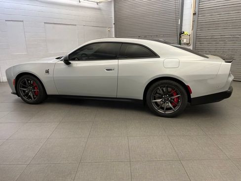 Used 2024 Dodge Charger Daytona Scat Pack w/ Plus Group AWD/4WD image 10