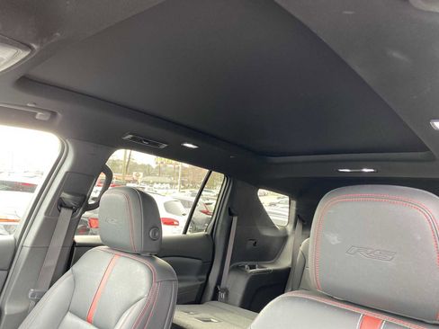 Used 2024 Chevrolet Traverse RS image 30