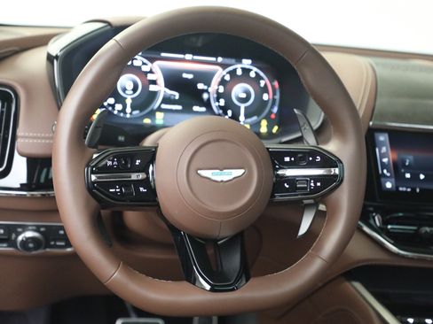 Used 2026 Aston Martin DBX 707 AWD/4WD image 22