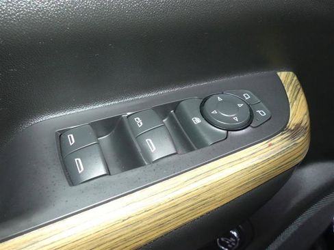 Used 2018 GMC Acadia Denali w/ Technology Package image 21