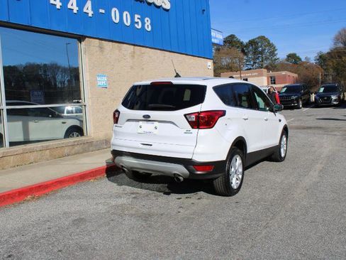 Used 2019 Ford Escape SE FWD image 4