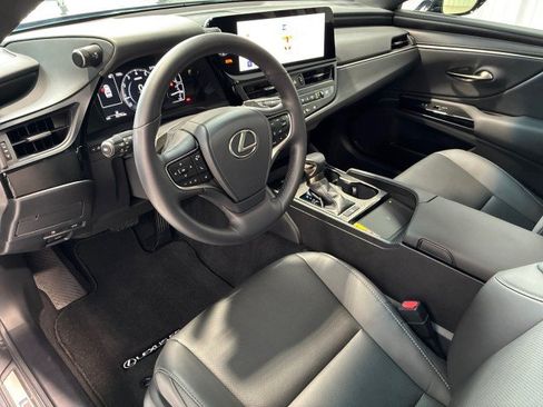 Used 2025 Lexus ES 350 w/ Premium Package FWD image 9